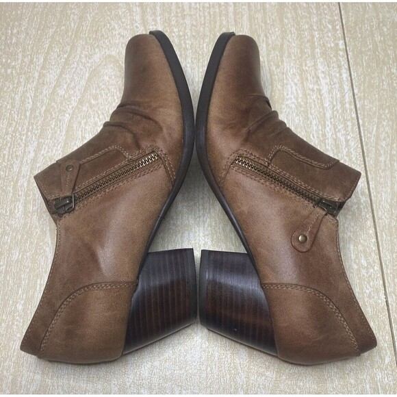 BareTraps Women's Rylie Size 9.5 Brown Slip On 2.5" Block Heel Ankle Booties - Picture 7 of 8